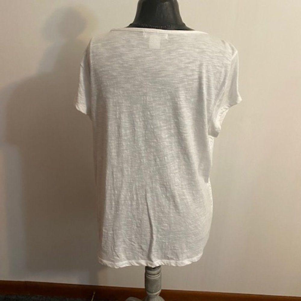 Liz Claiborne White short sleeve with lace overlay top, size XL - Picture 2 of 3